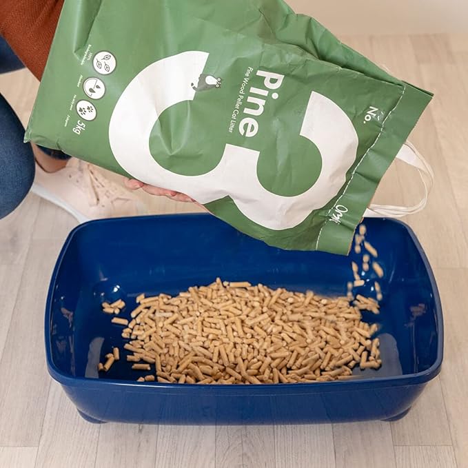 Omlet Premium Pine Cat Litter | Fresh Scent & 100% Biodegradable | Absorbent and Sustainable | Excellent Odour Control and High Absorbency | No. 3 - Pine - 11 lbs.
