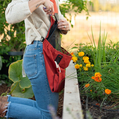 Roo Gardening Apron with Pockets & Harvesting, Picking Pouch - Adjustable, Water-resistant, Washable Canvas Cotton